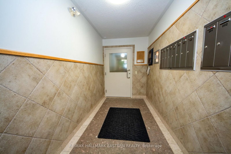 202 - 878 Armour Road