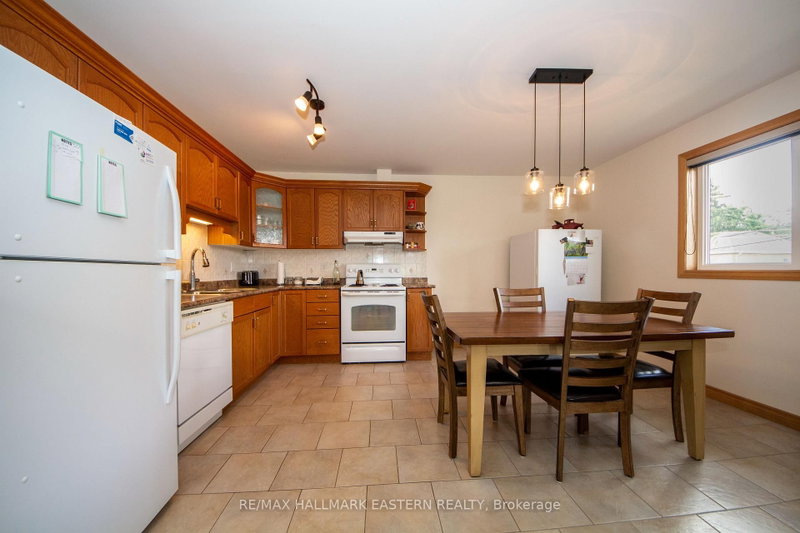 202 - 878 Armour Road