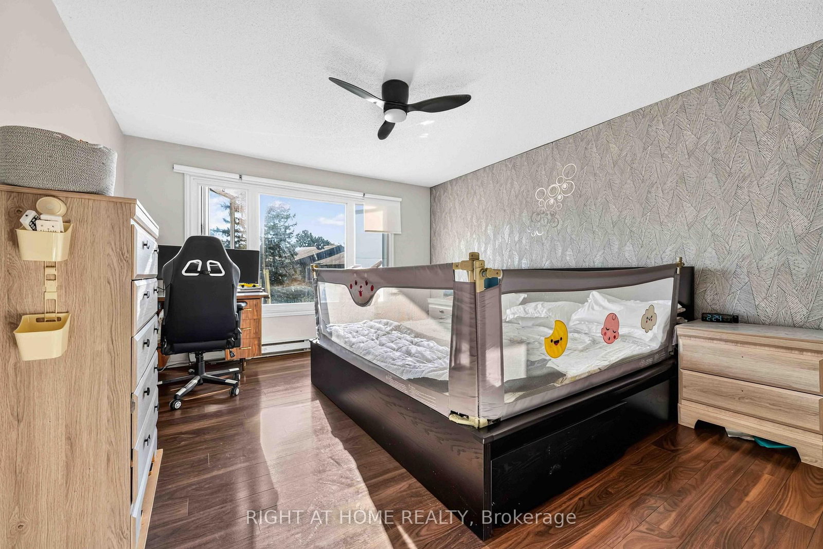 13 BANNER Road • #C • Ottawa, ON photo 11