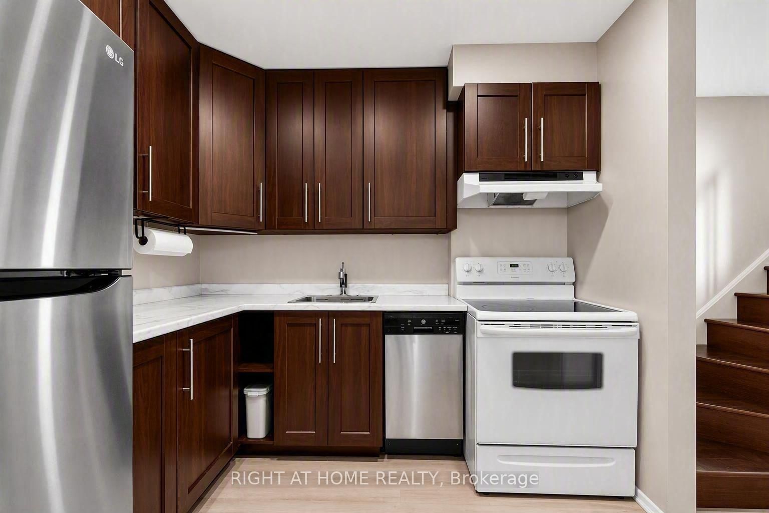 13 BANNER Road • #C • Ottawa, ON photo 6