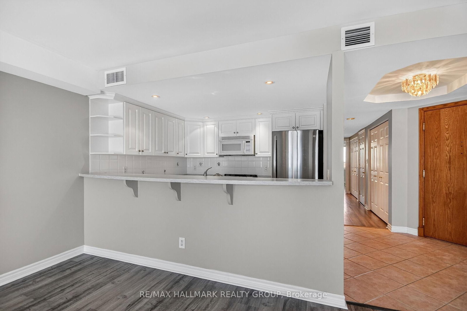 51 Robson Court • #2B • Ottawa, ON photo 16