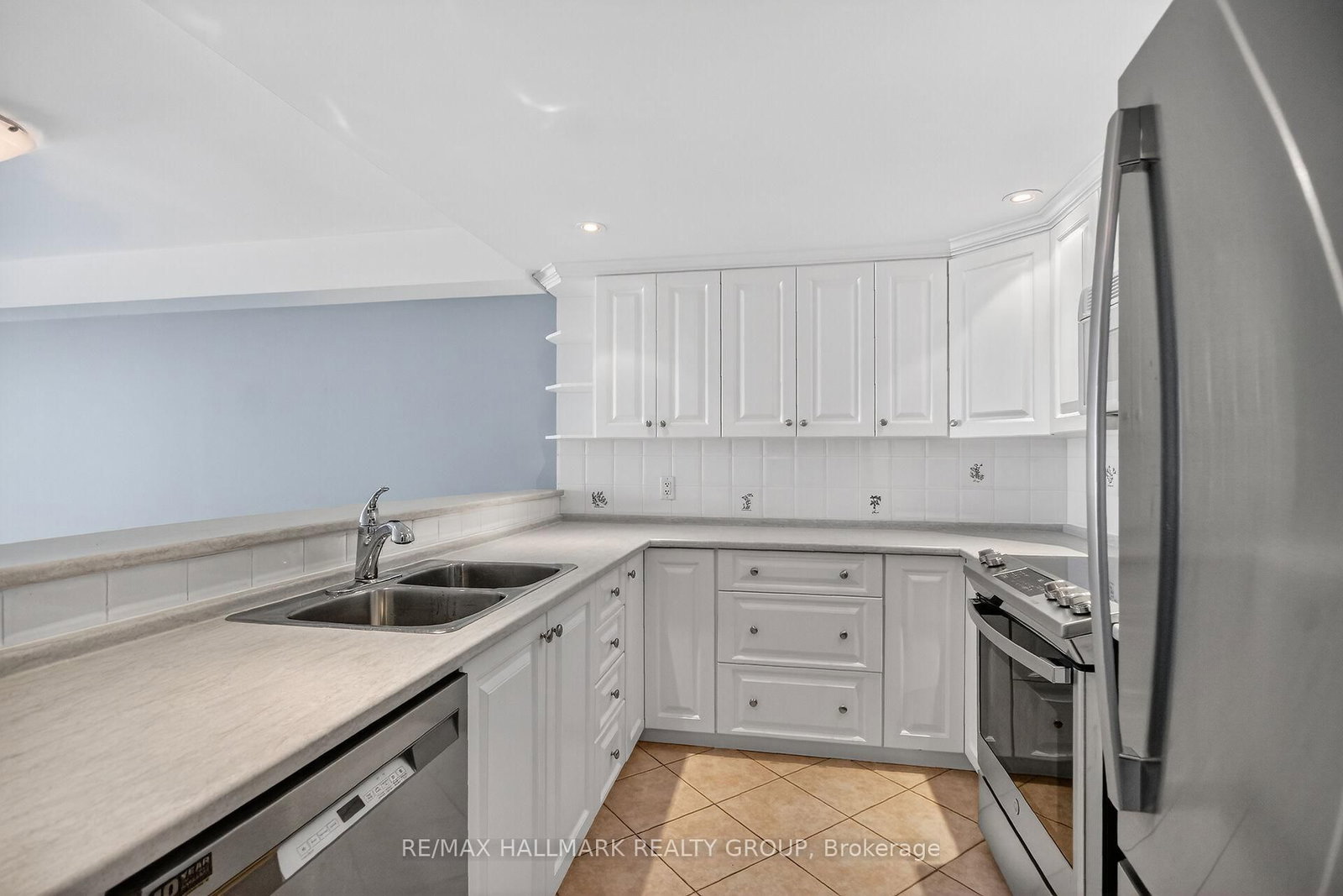 51 Robson Court • #2B • Ottawa, ON photo 19