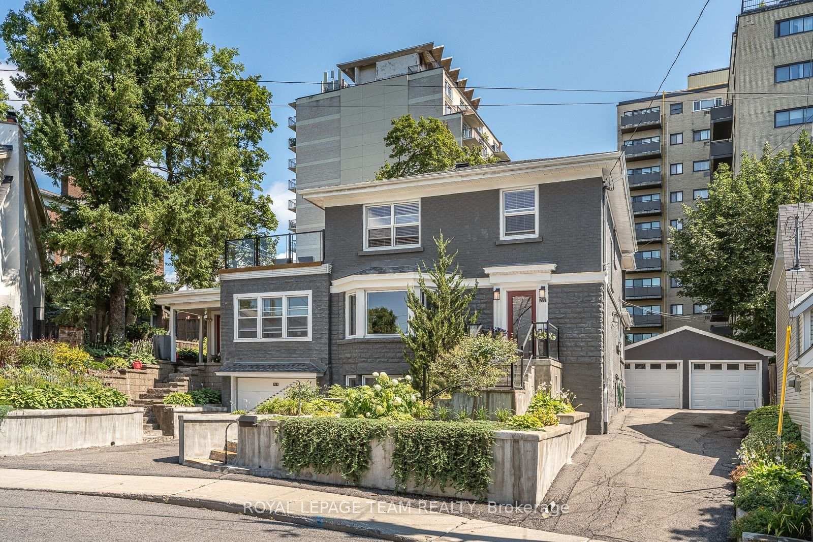111 Ivy Crescent • Ottawa, ON photo 1