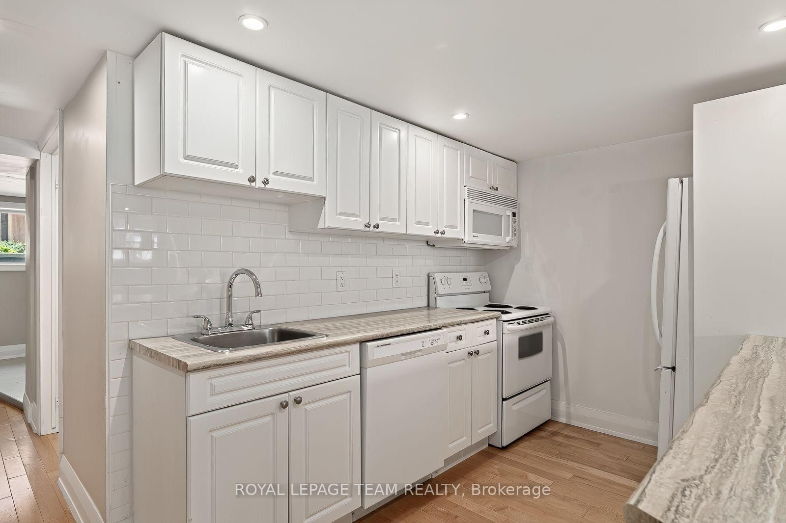 111 Ivy Crescent • Ottawa, ON photo 36
