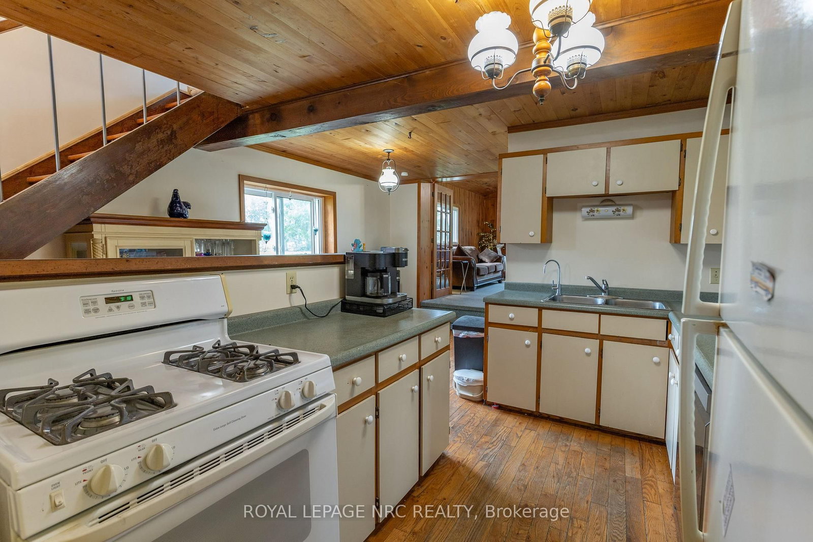 11284 Golf Course Road • Wainfleet, ON photo 11