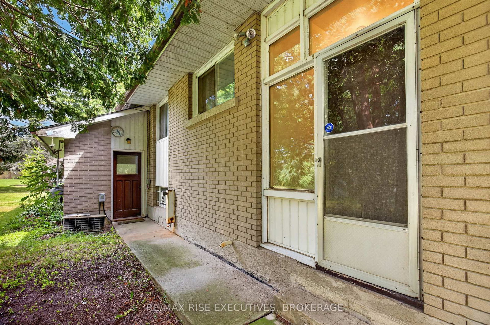 18 Dalgleish Avenue • Kingston, ON photo 27