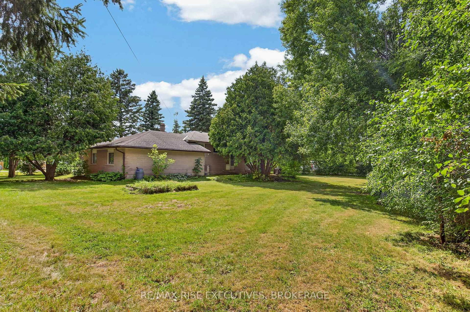 18 Dalgleish Avenue • Kingston, ON photo 29