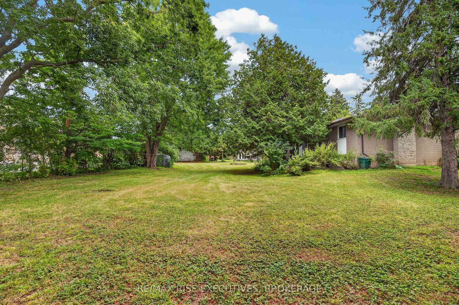 18 Dalgleish Avenue • Kingston, ON photo 35