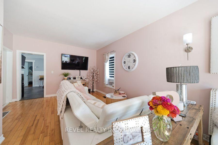 11 Esther Street • Brantford, ON photo 10
