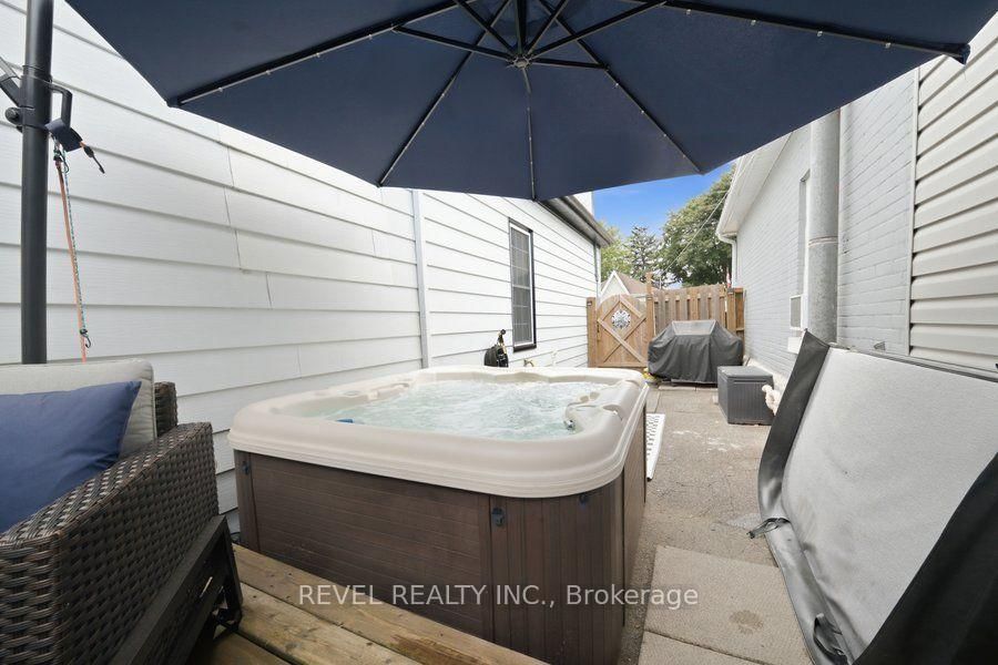 11 Esther Street • Brantford, ON photo 24