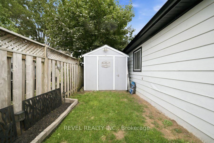 11 Esther Street • Brantford, ON photo 31