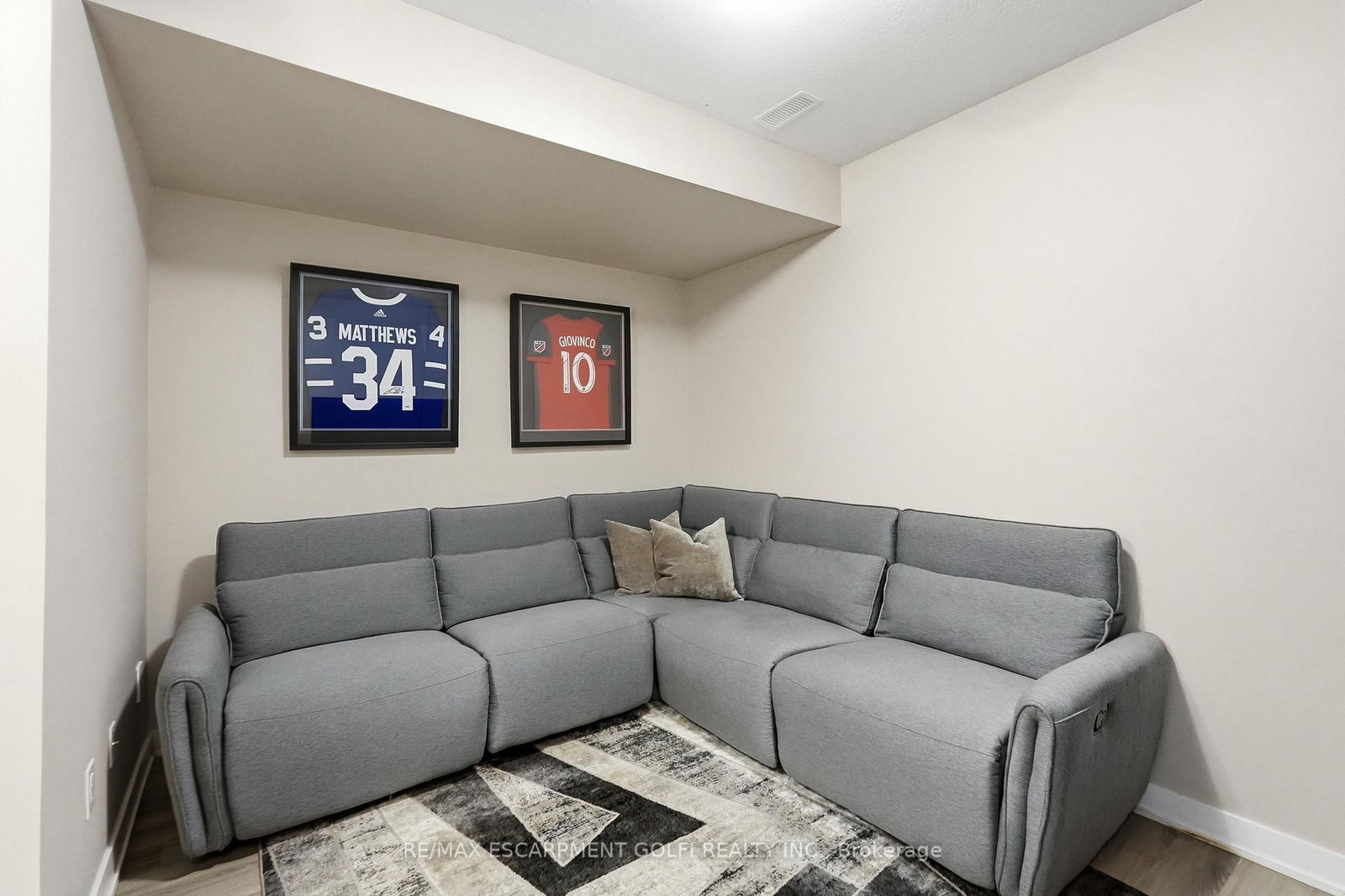 6 Mulhollard Lane • Hamilton, ON photo 18