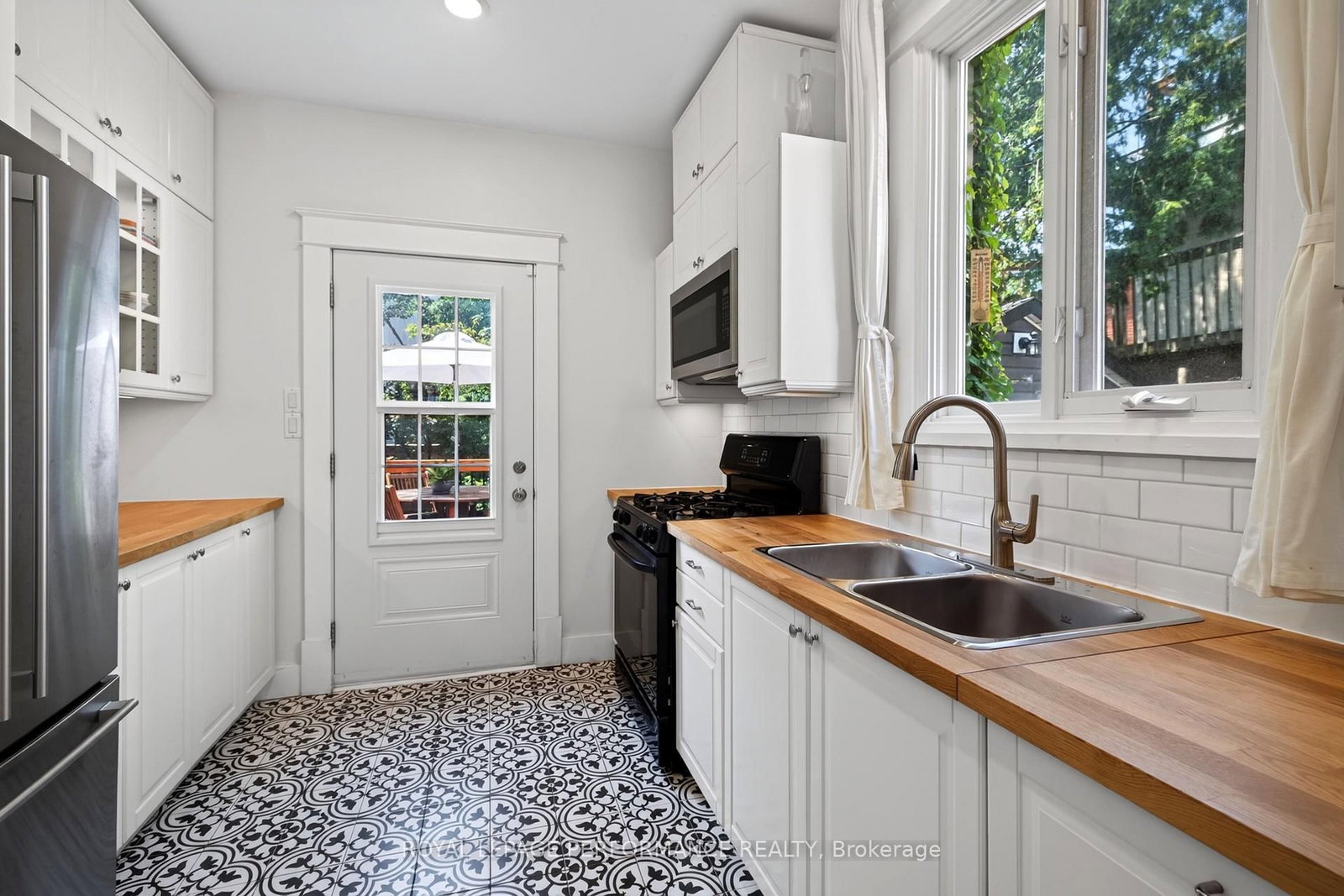 72 Springfield Road • Ottawa, ON photo 15