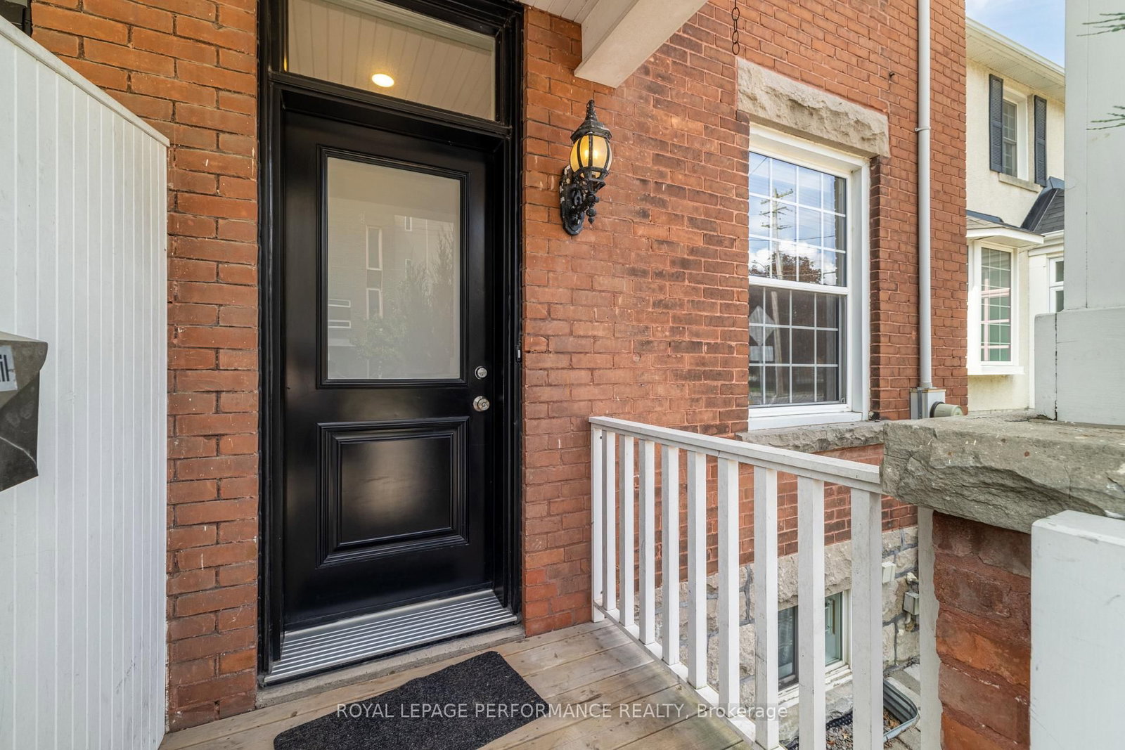 72 Springfield Road • Ottawa, ON photo 3