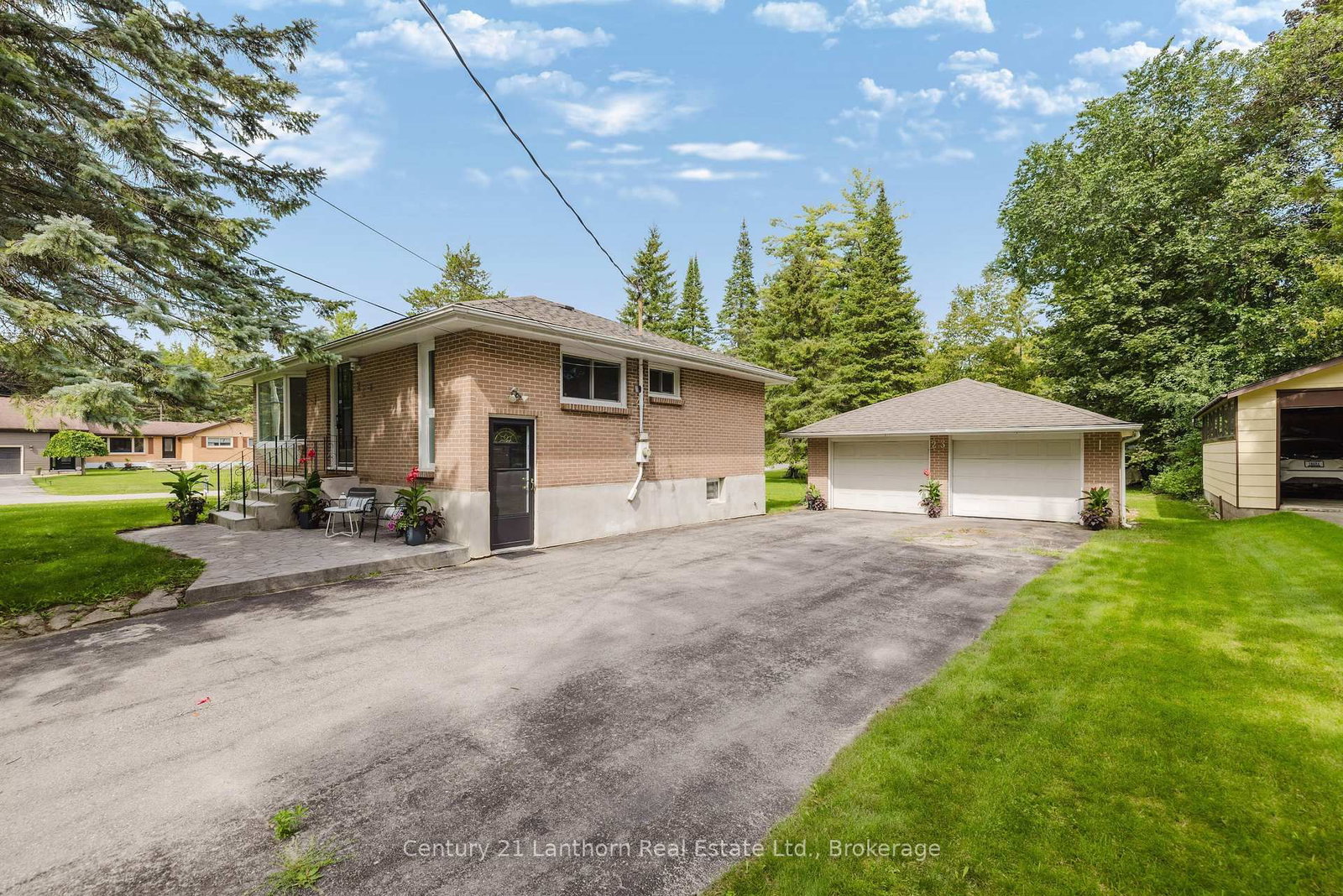 23 Wood Street • Quinte West, ON photo 5