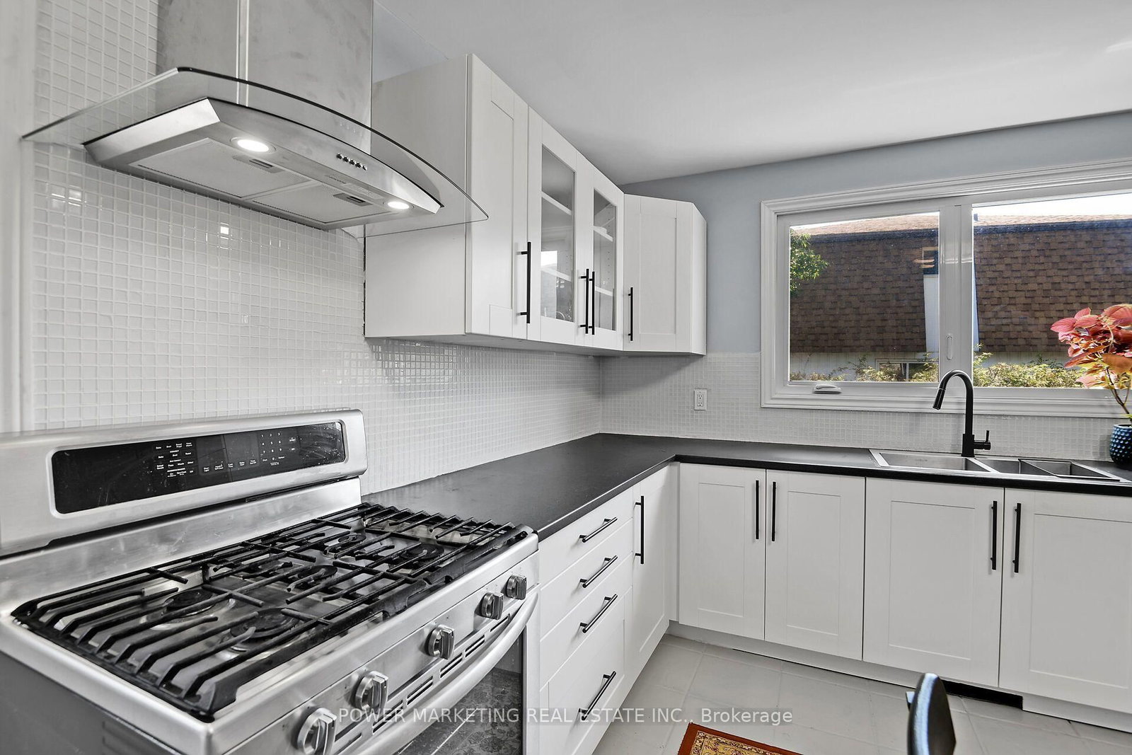 35 Tauvette Street • Ottawa, ON photo 11