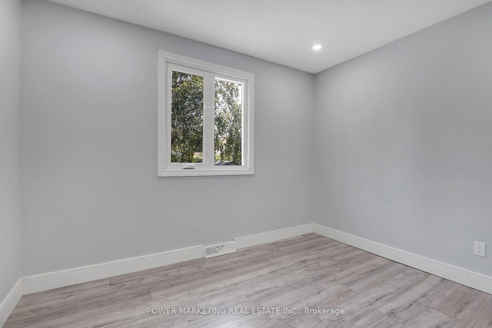 35 Tauvette Street • Ottawa, ON photo 23