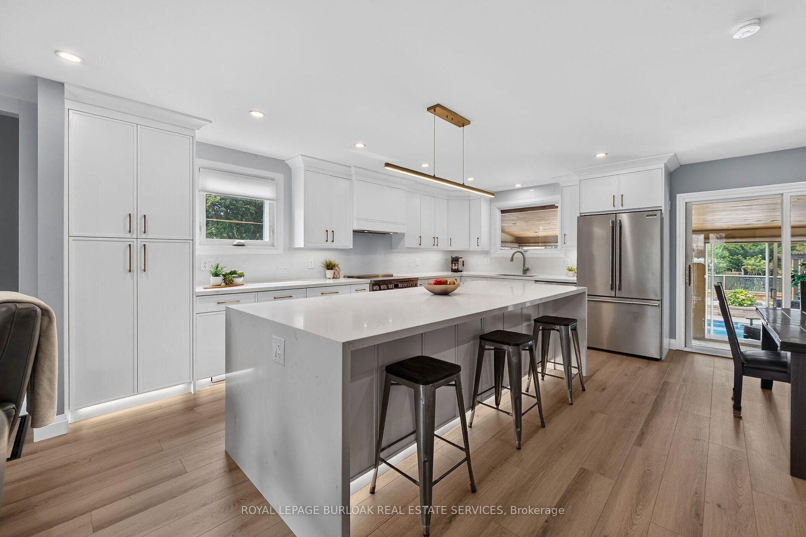 6 Margaret Avenue • Grimsby, ON photo 10