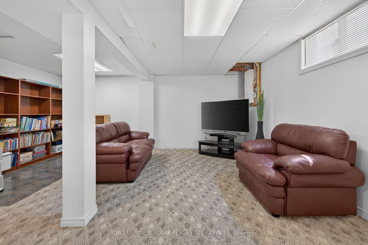 6 Margaret Avenue • Grimsby, ON photo 32