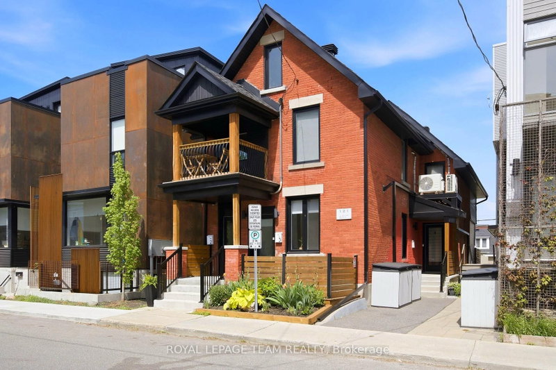 121 Carruthers Avenue