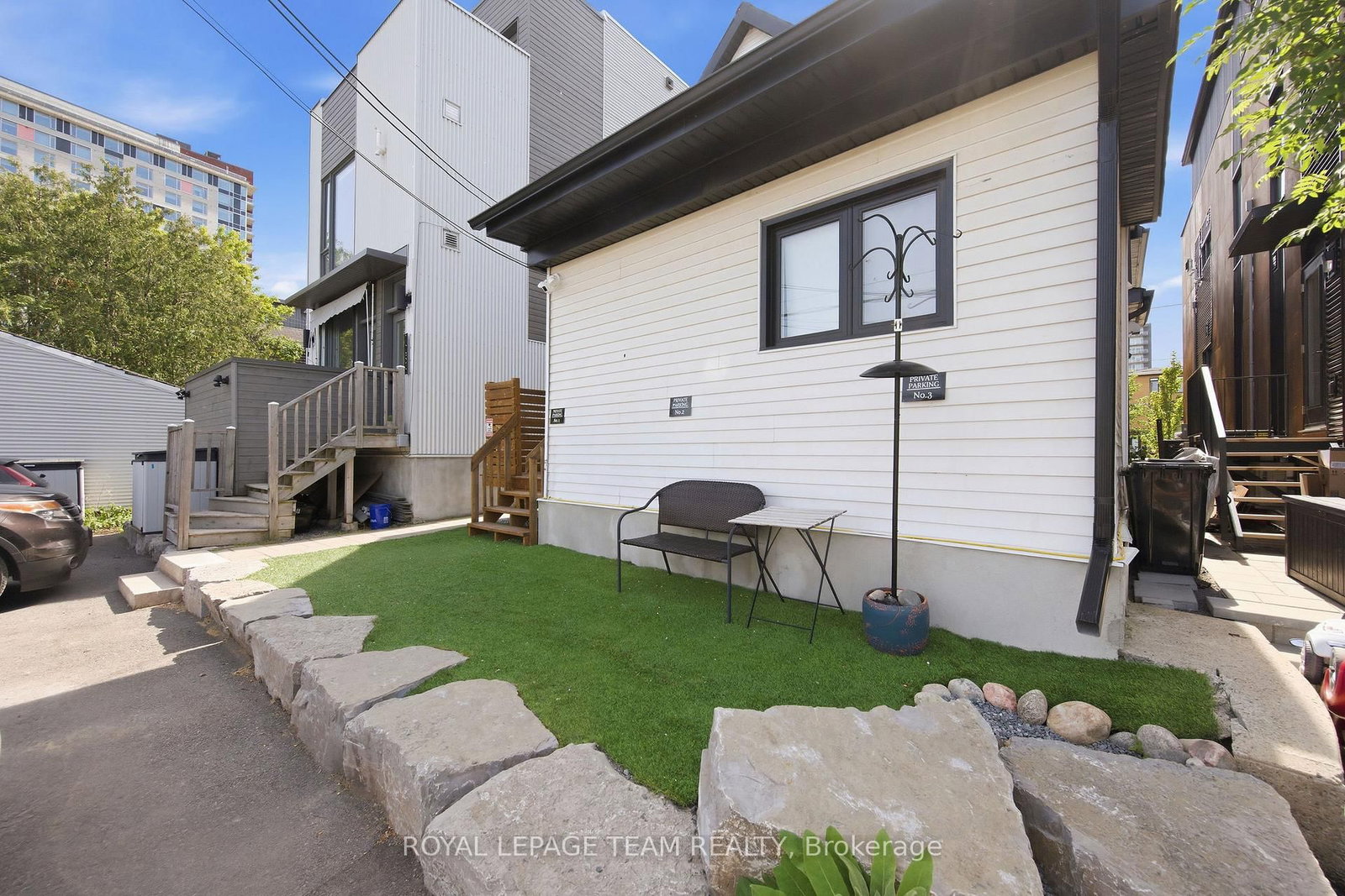 121 Carruthers Avenue • Ottawa, ON photo 22
