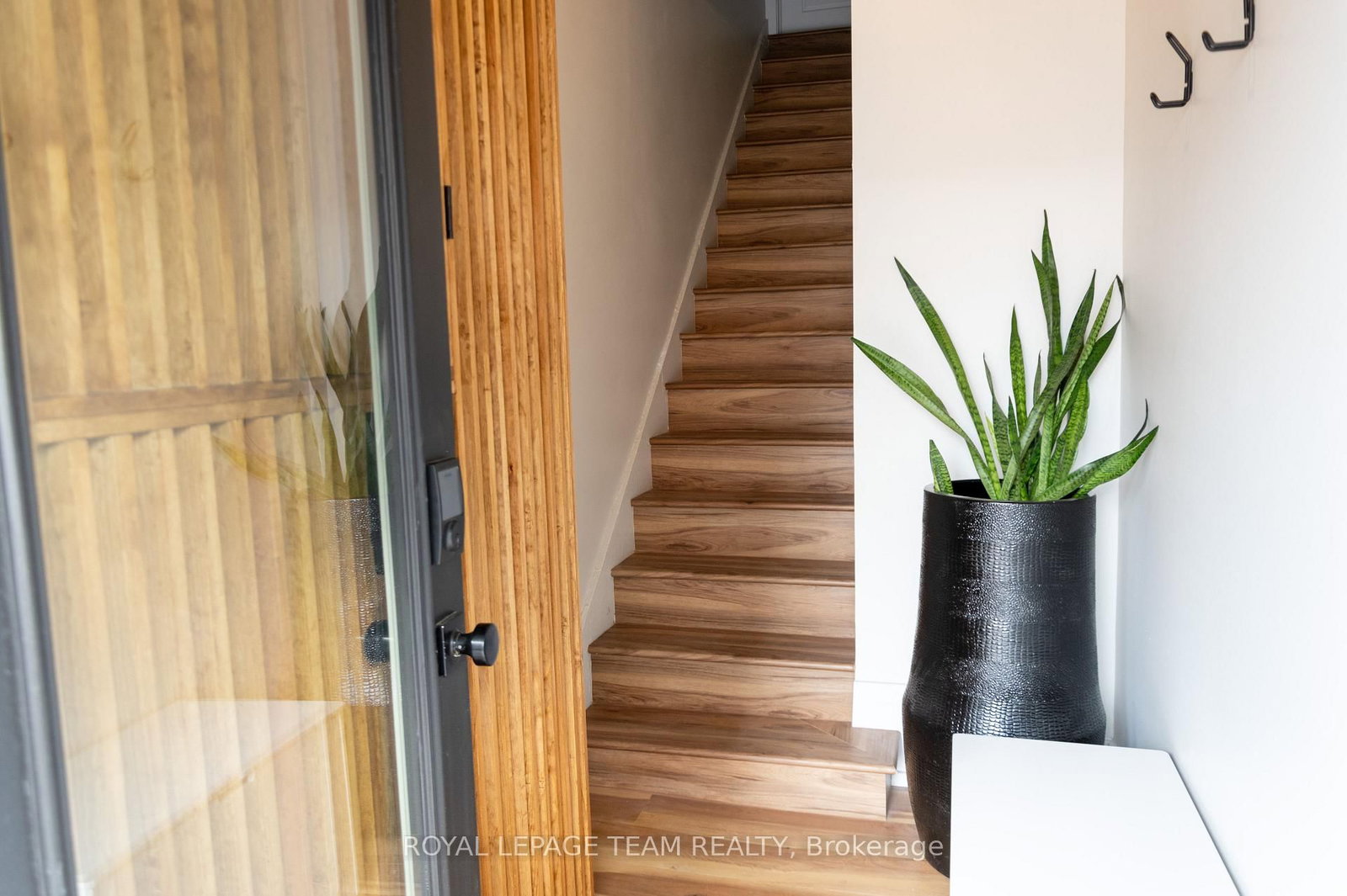 121 Carruthers Avenue • Ottawa, ON photo 5