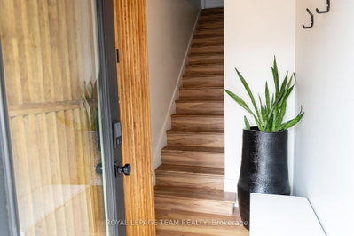 121 Carruthers Avenue • Ottawa, ON photo 5