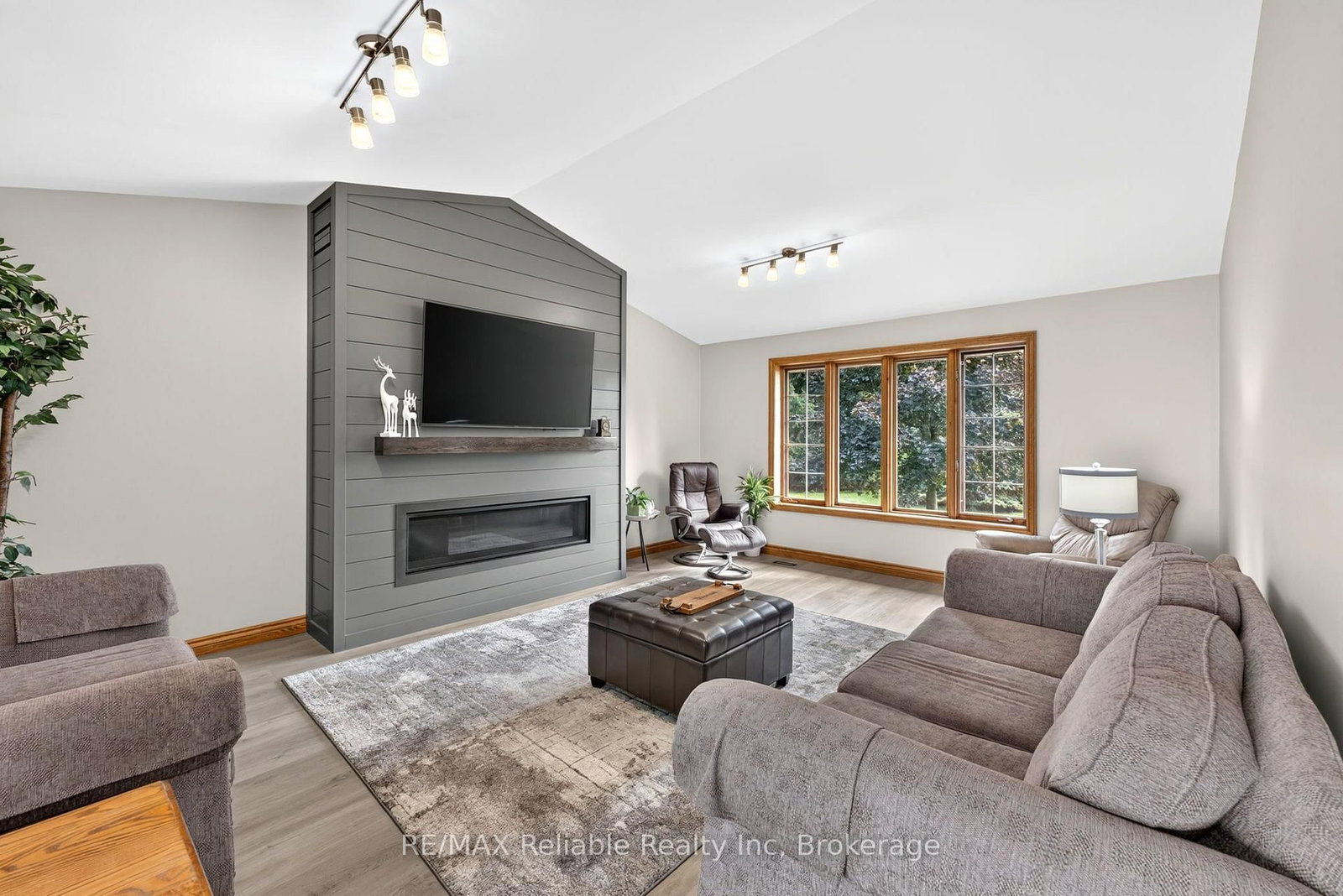 43804 Hydro Line Road • Huron East, ON photo 13