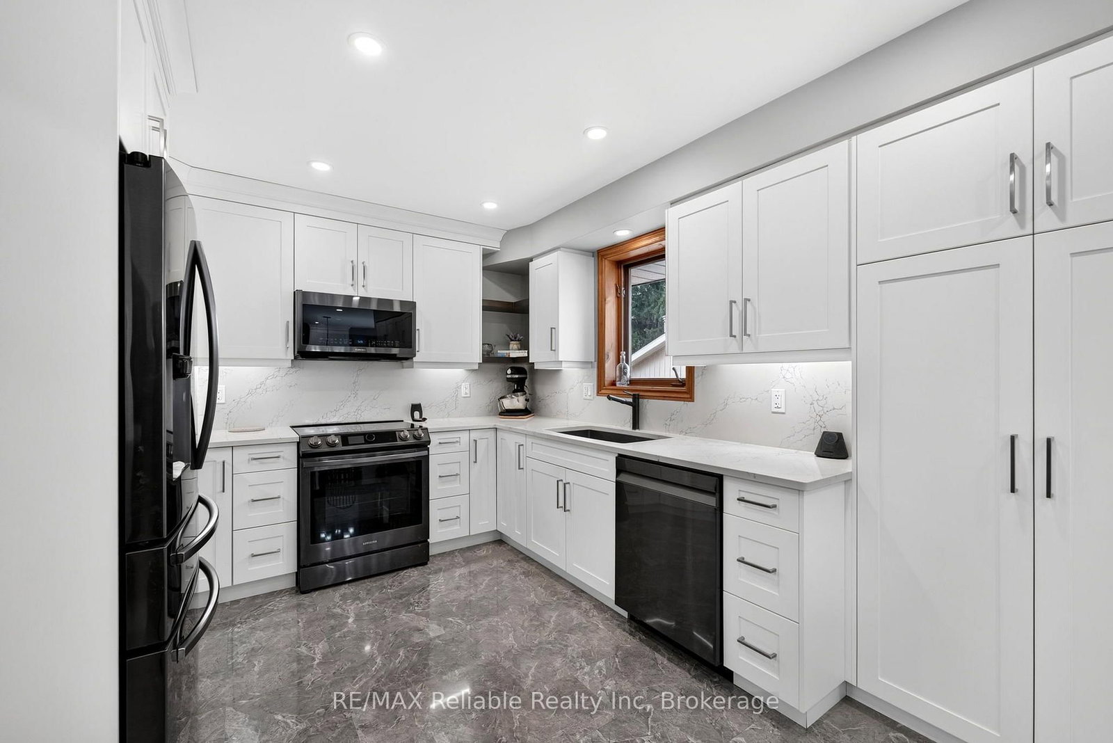 43804 Hydro Line Road • Huron East, ON photo 6