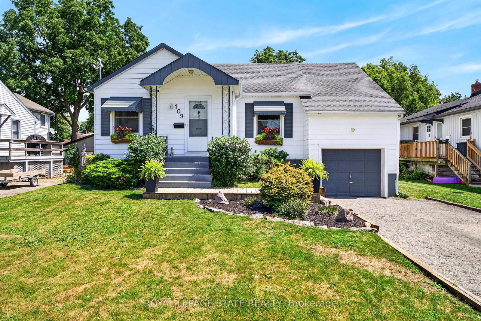 109 Linwood Avenue • Port Colborne, ON photo 1