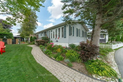 41 Trillium Beach Drive Pvt Drive • Puslinch, ON photo 2