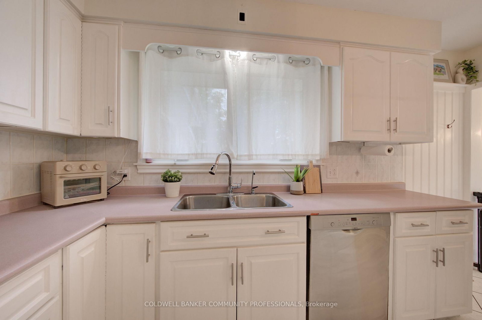 2 Allanton Boulevard • Brantford, ON photo 10