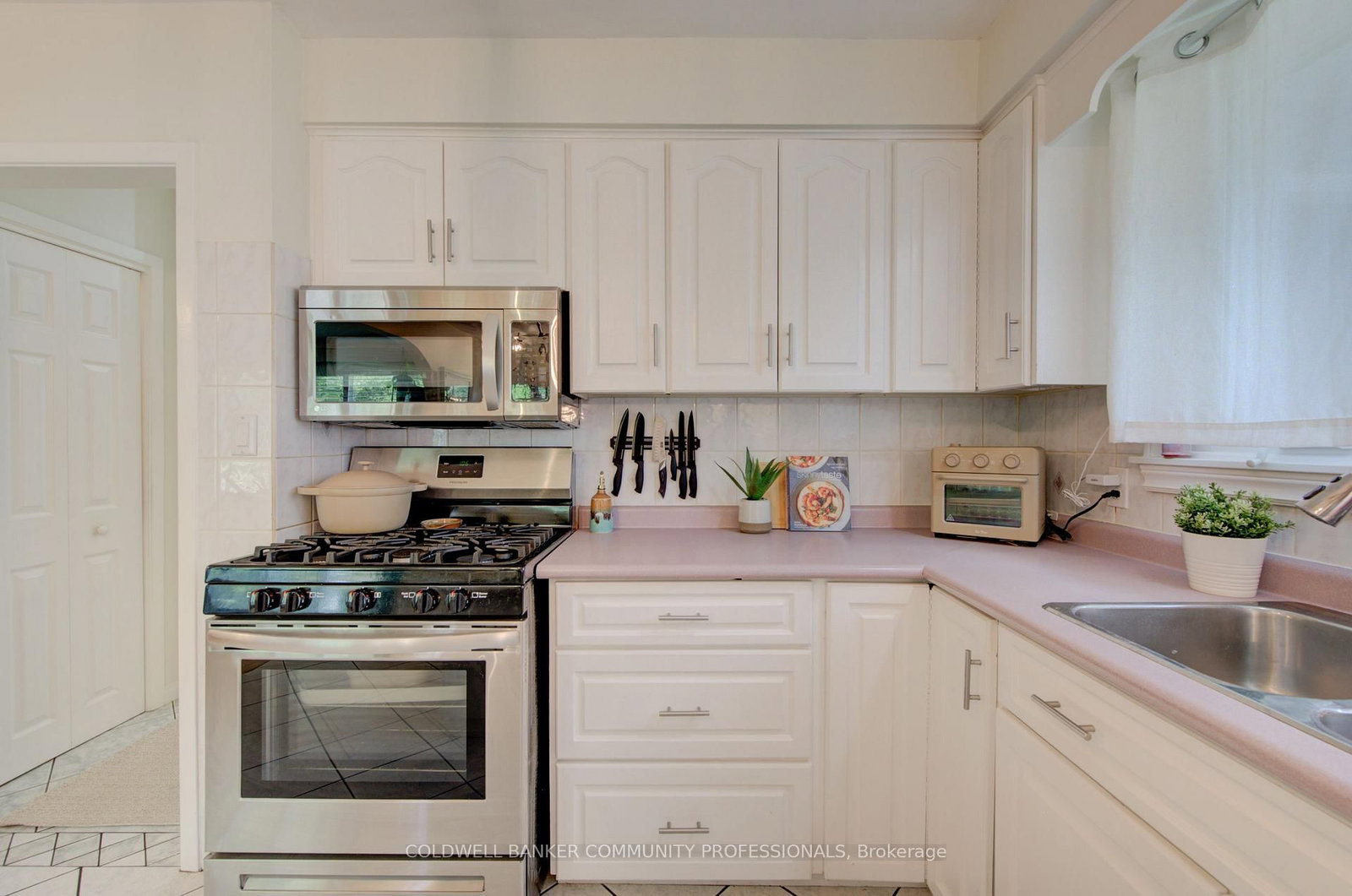 2 Allanton Boulevard • Brantford, ON photo 9