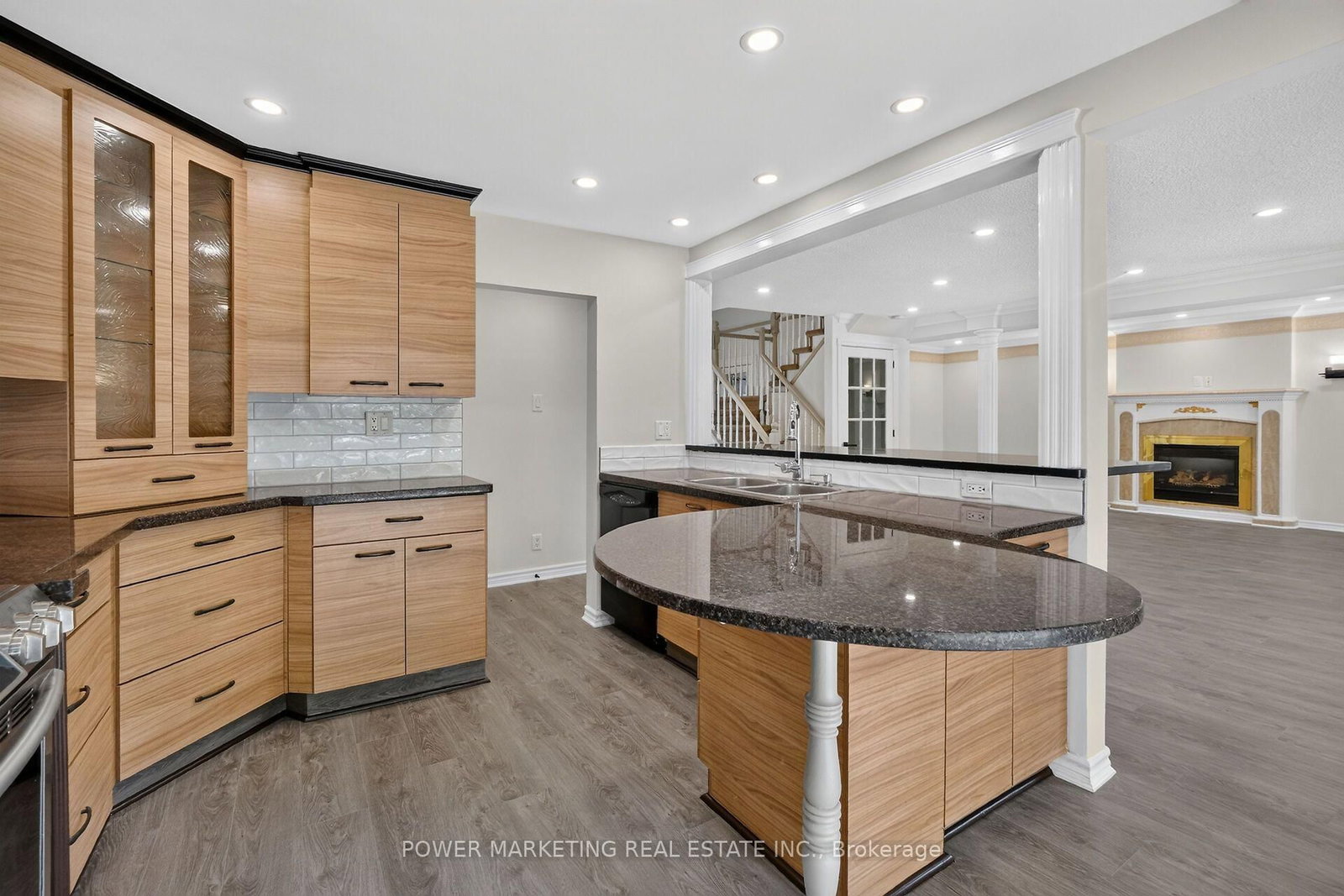 986 LAPORTE Street • Gloucester, ON photo 33