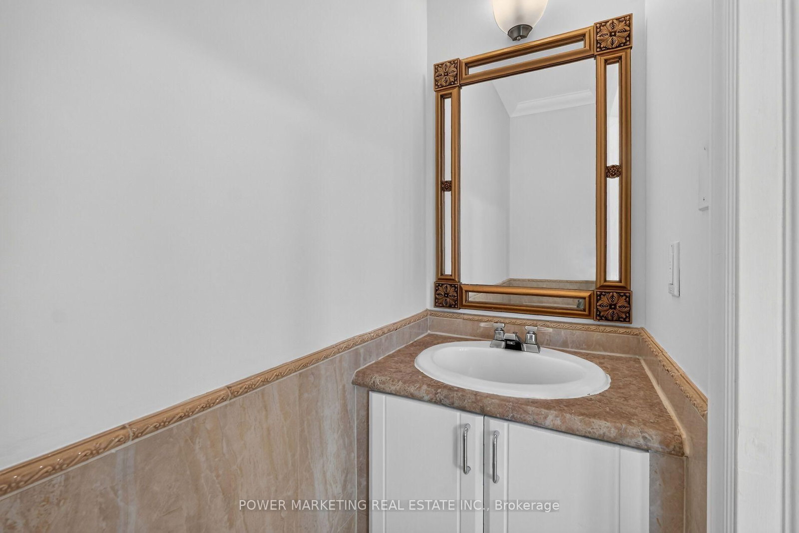 986 LAPORTE Street • Gloucester, ON photo 34