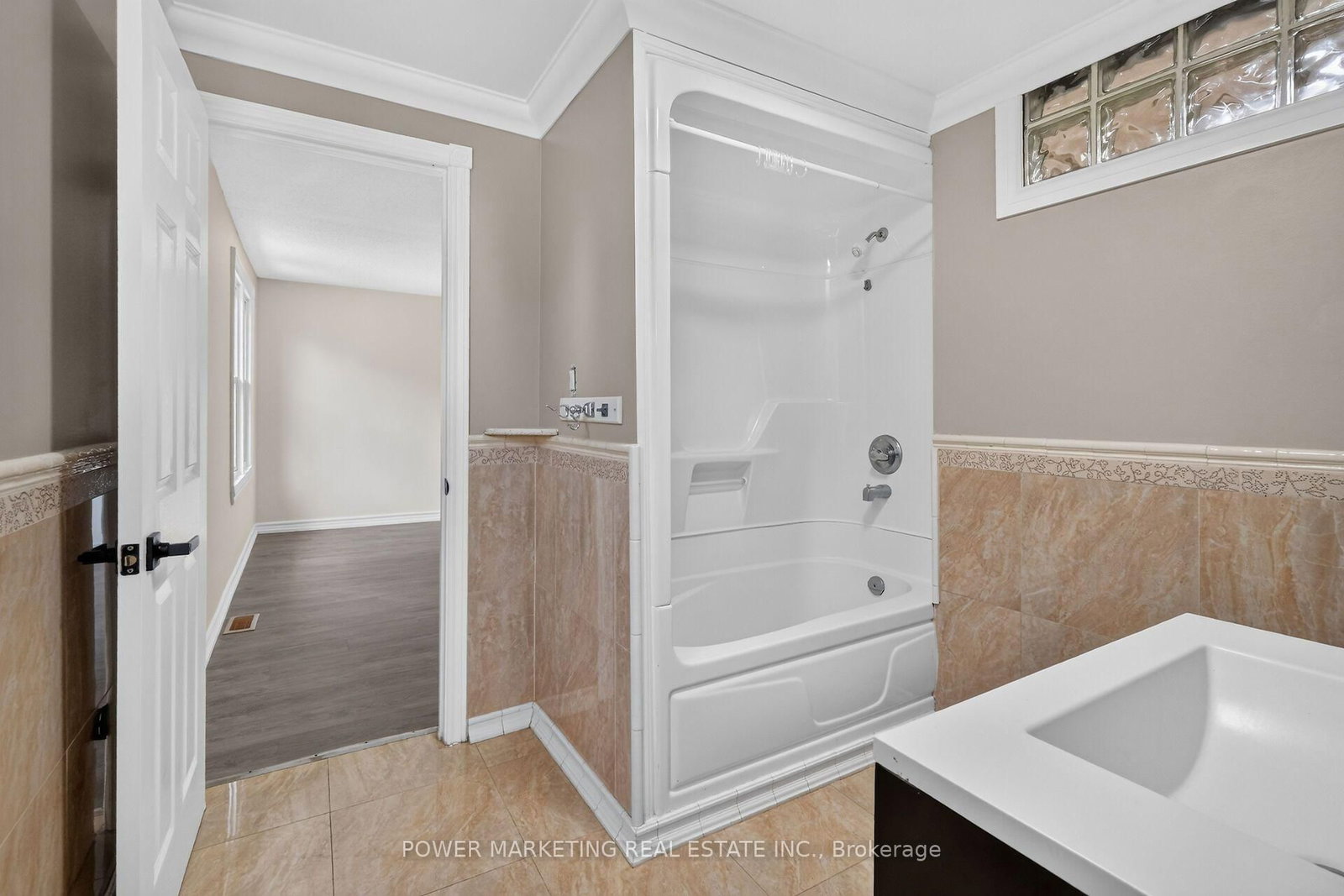 986 LAPORTE Street • Gloucester, ON photo 39