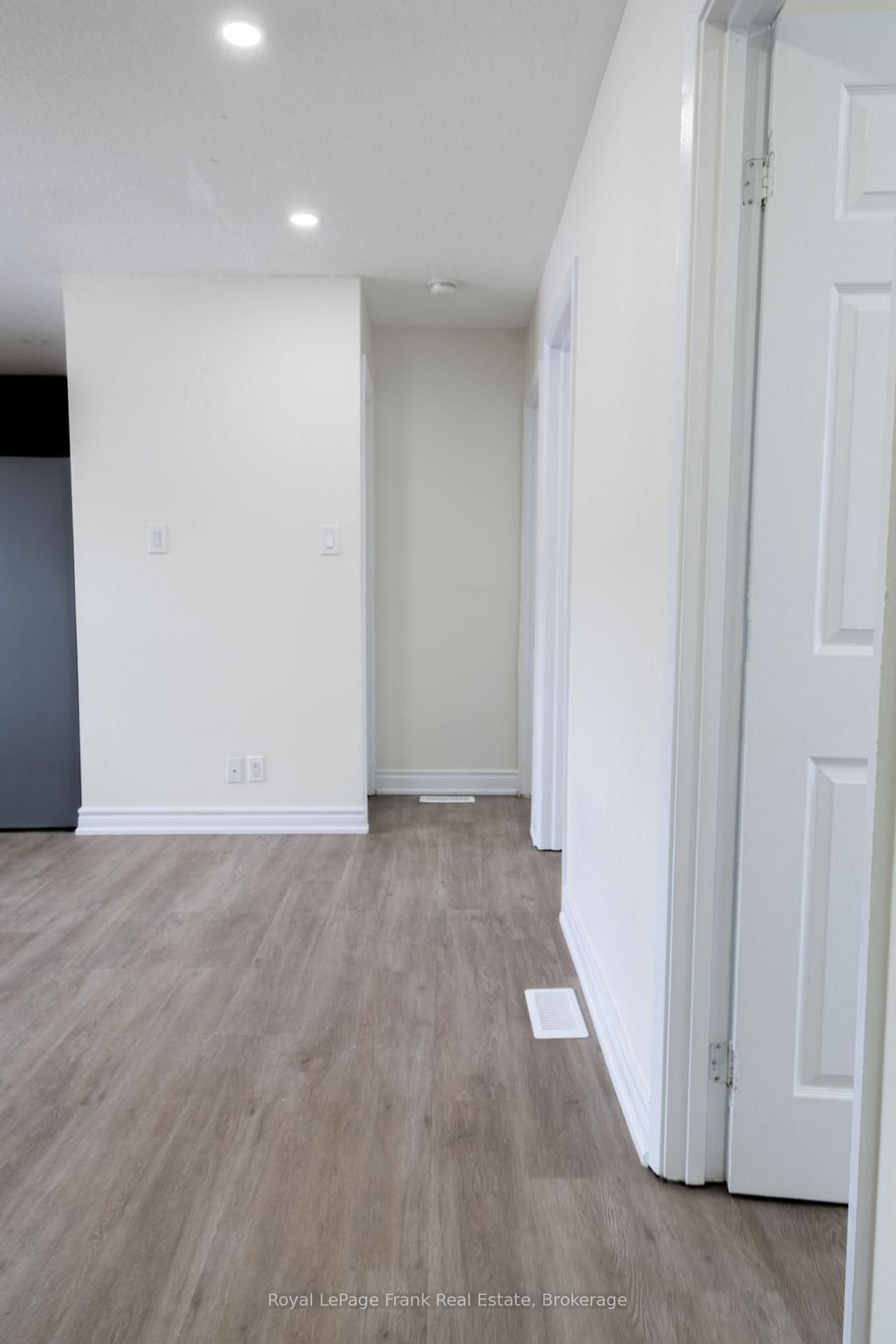 3 - 84 Mary Street W, Kawartha Lakes 3