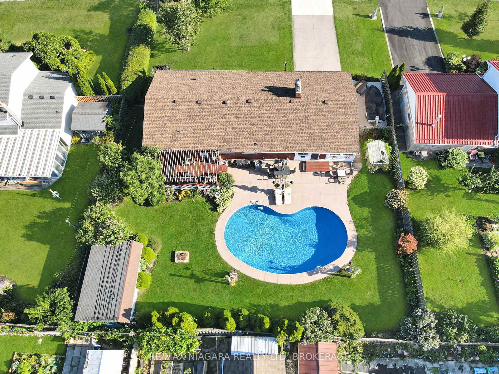 27 Lindbergh Drive • Fort Erie, ON photo 34