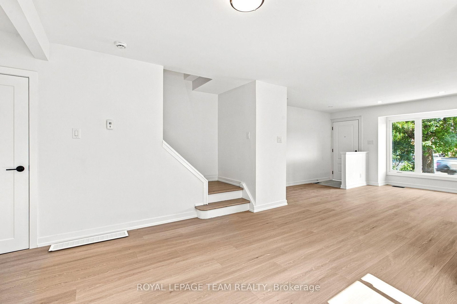 1001 Meadowlands Drive • Ottawa, ON photo 13