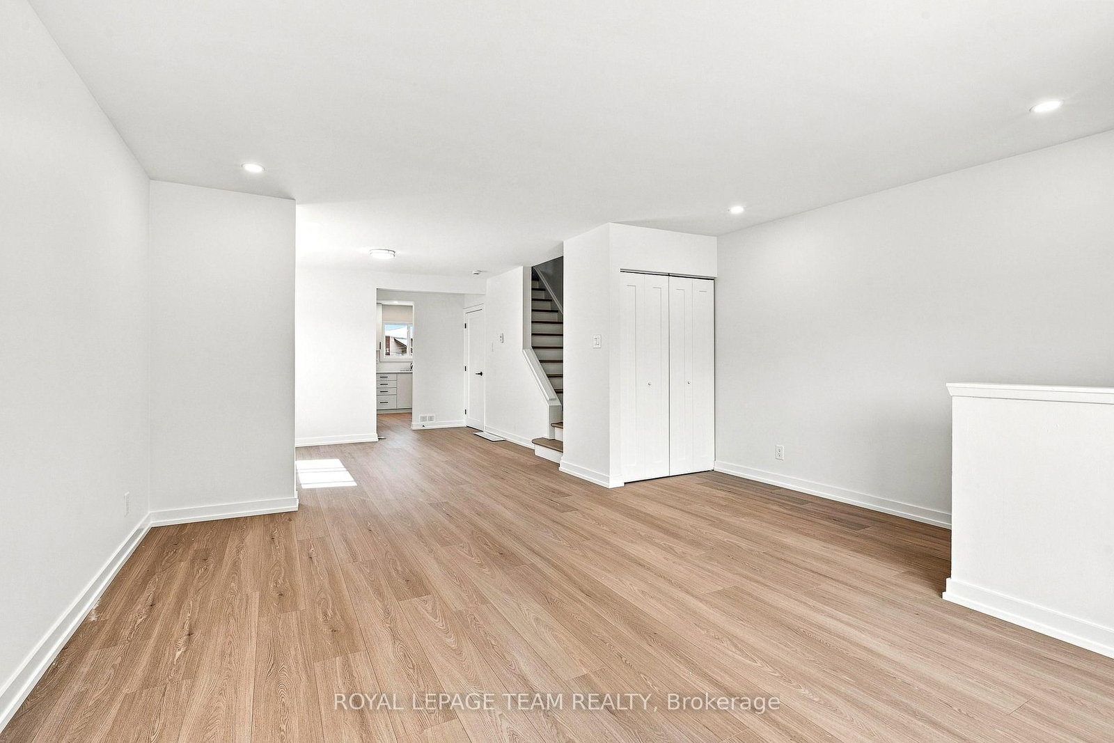 1001 Meadowlands Drive • Ottawa, ON photo 18