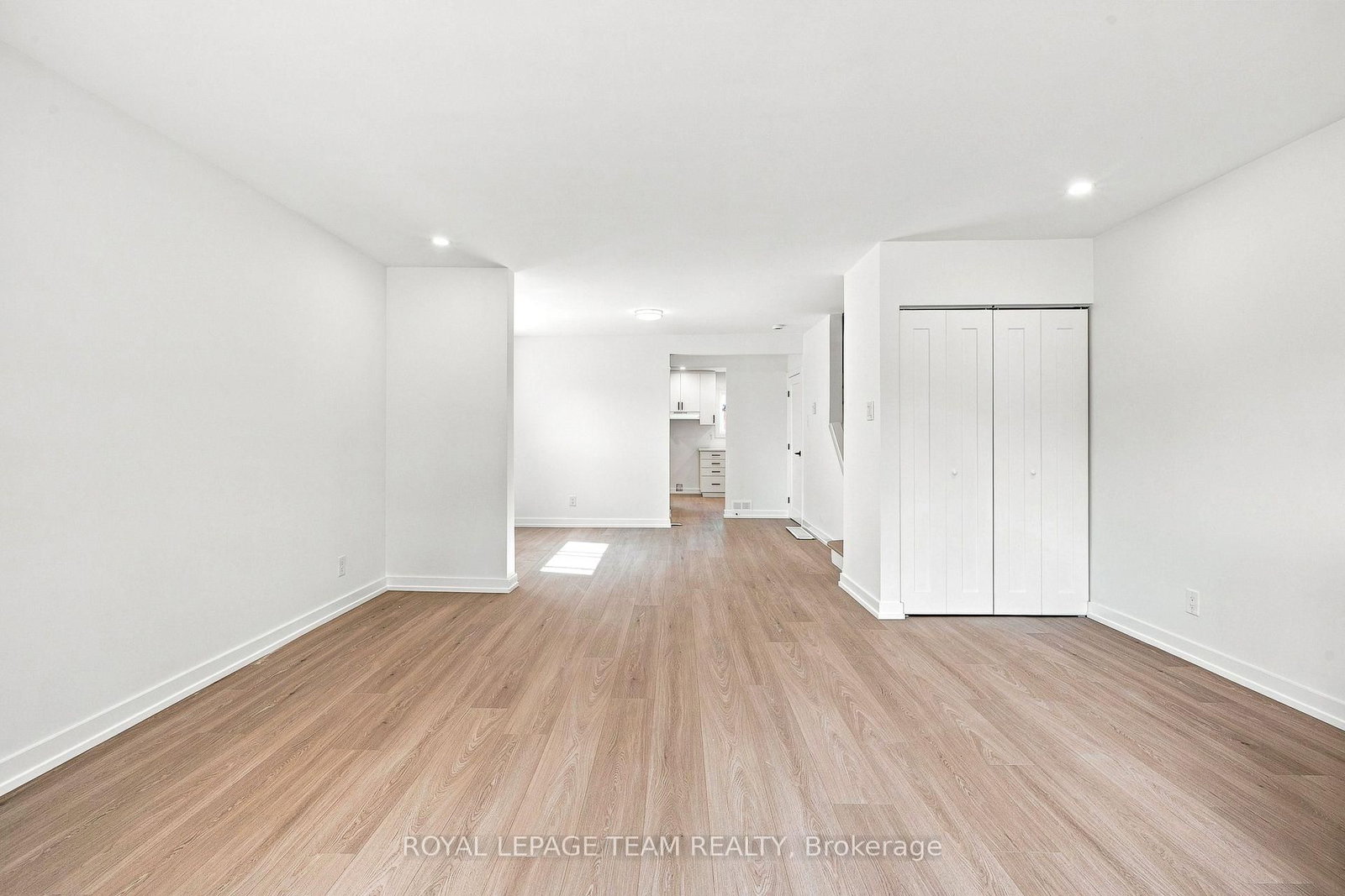 1001 Meadowlands Drive • Ottawa, ON photo 19