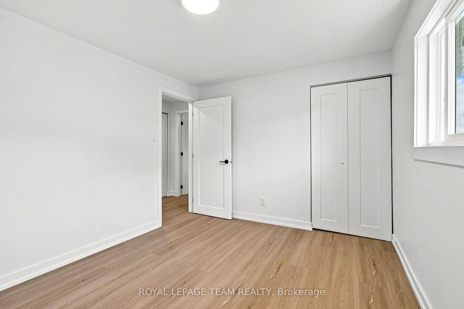 1001 Meadowlands Drive • Ottawa, ON photo 26