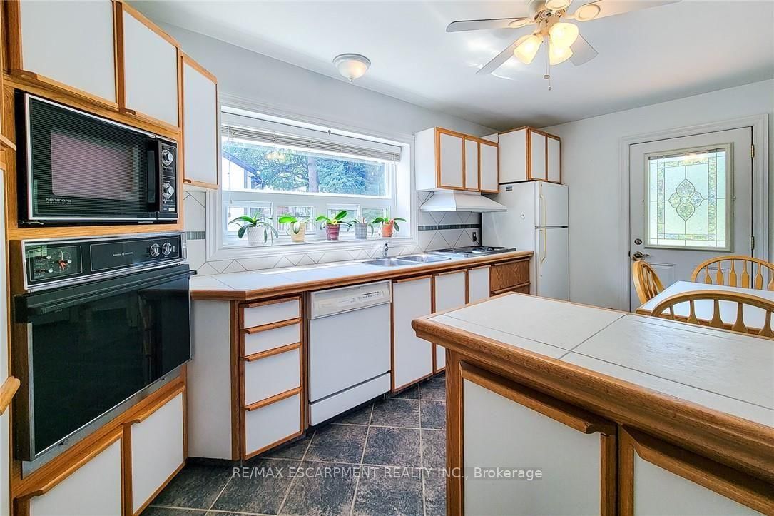 42 LAKE Avenue N • Hamilton, ON photo 17