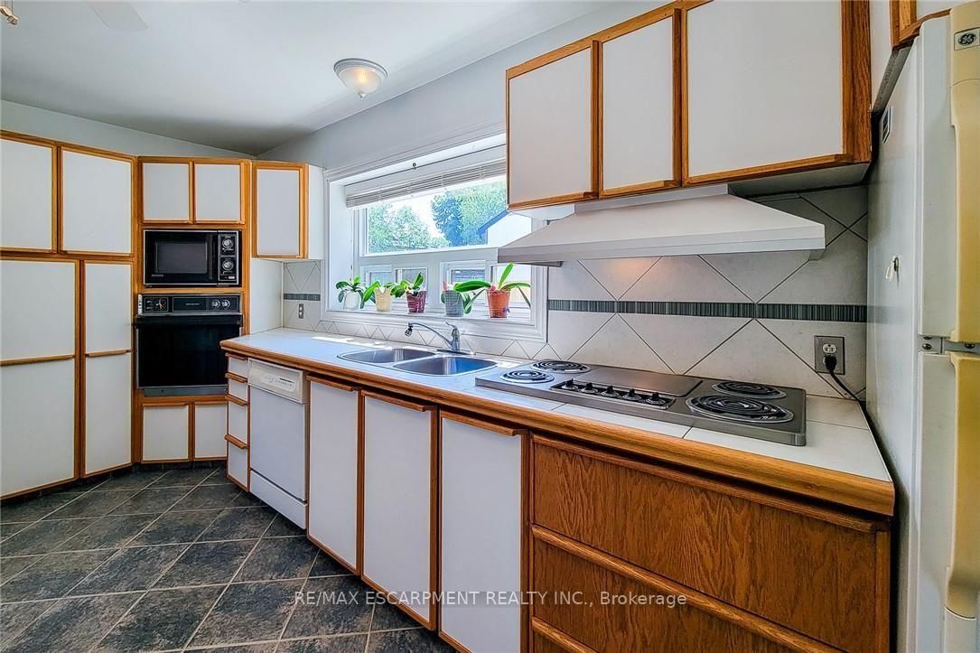 42 LAKE Avenue N • Hamilton, ON photo 18