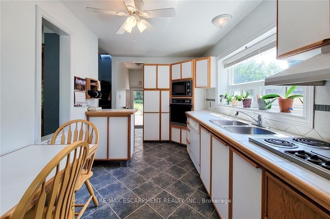 42 LAKE Avenue N • Hamilton, ON photo 20