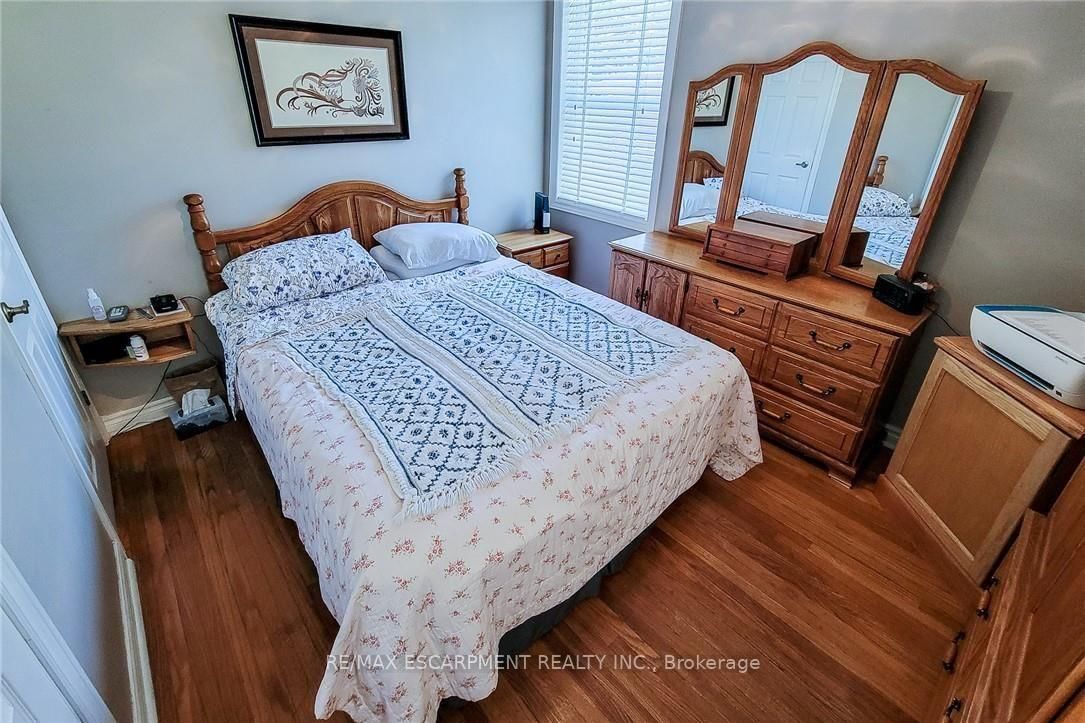 42 LAKE Avenue N • Hamilton, ON photo 21