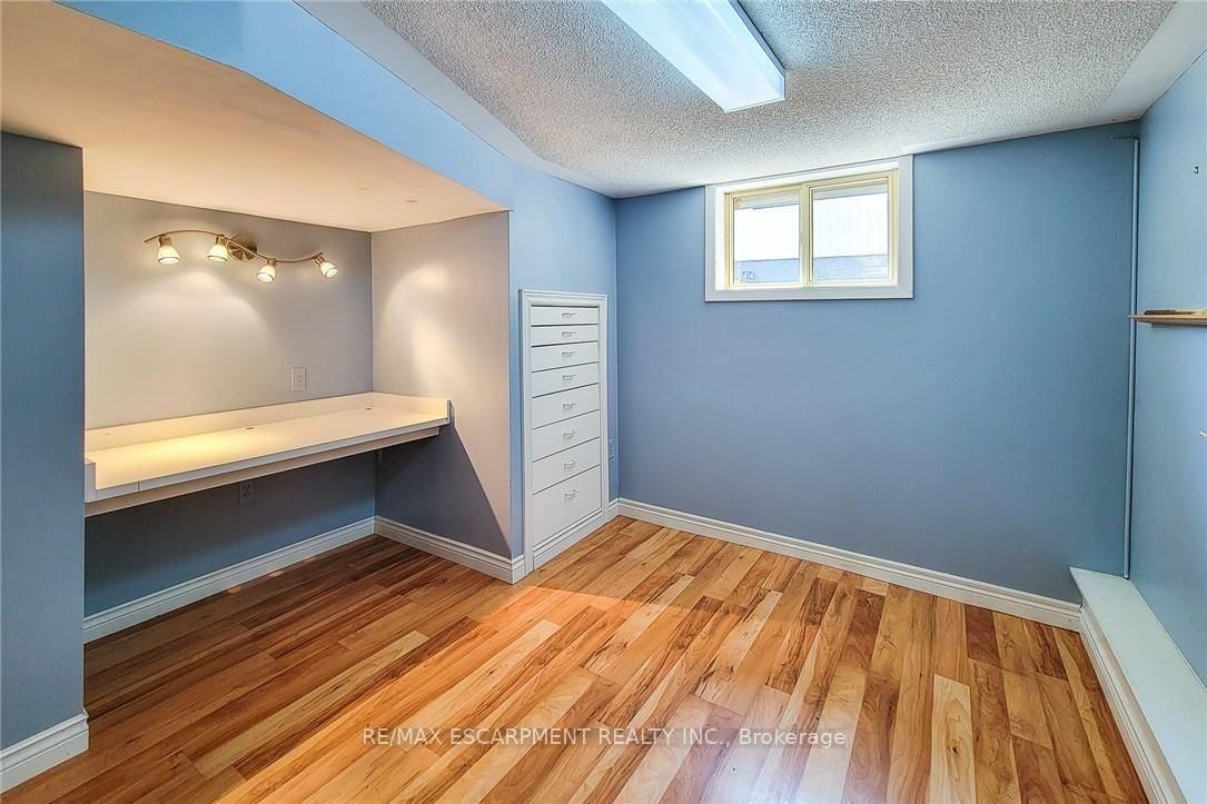42 LAKE Avenue N • Hamilton, ON photo 31