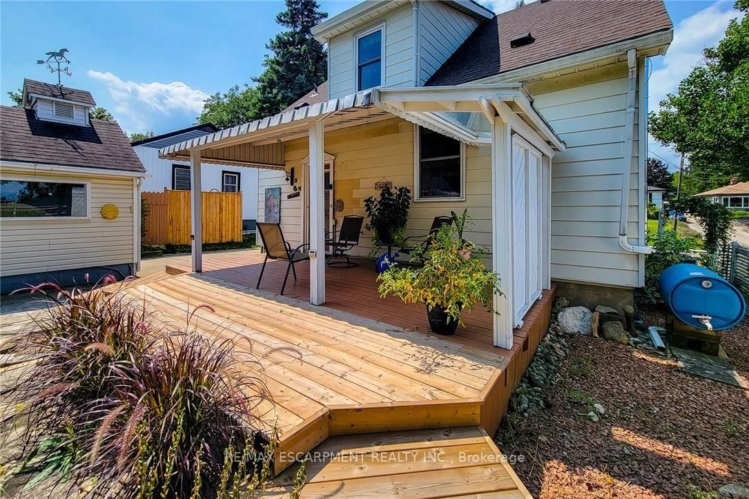 42 LAKE Avenue N • Hamilton, ON photo 8