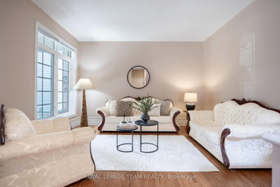 19 Dunn Street • Kanata, ON photo 9