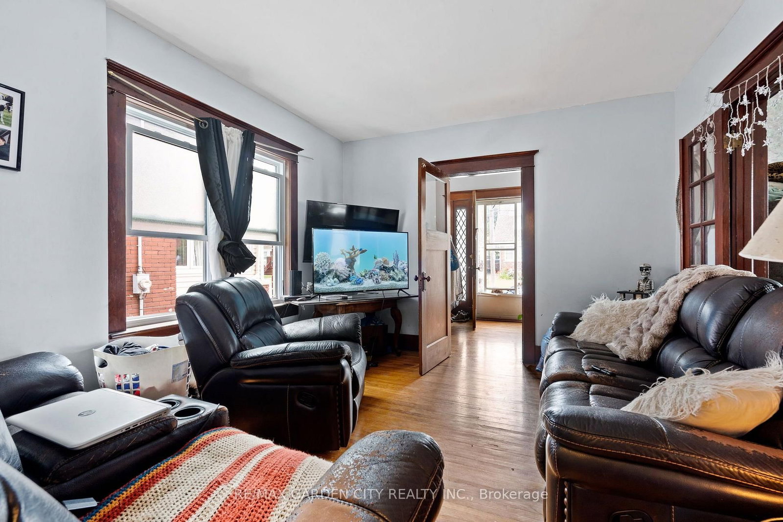 4842 Fourth Avenue • Niagara Falls, ON photo 4